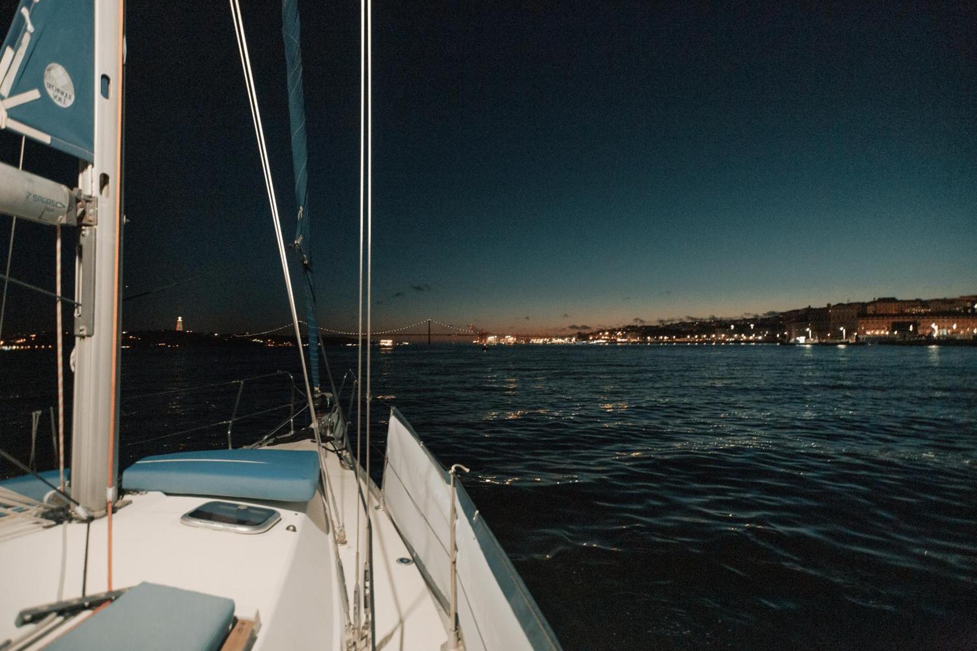 Stay In A Boat - Lisboa Exterior foto